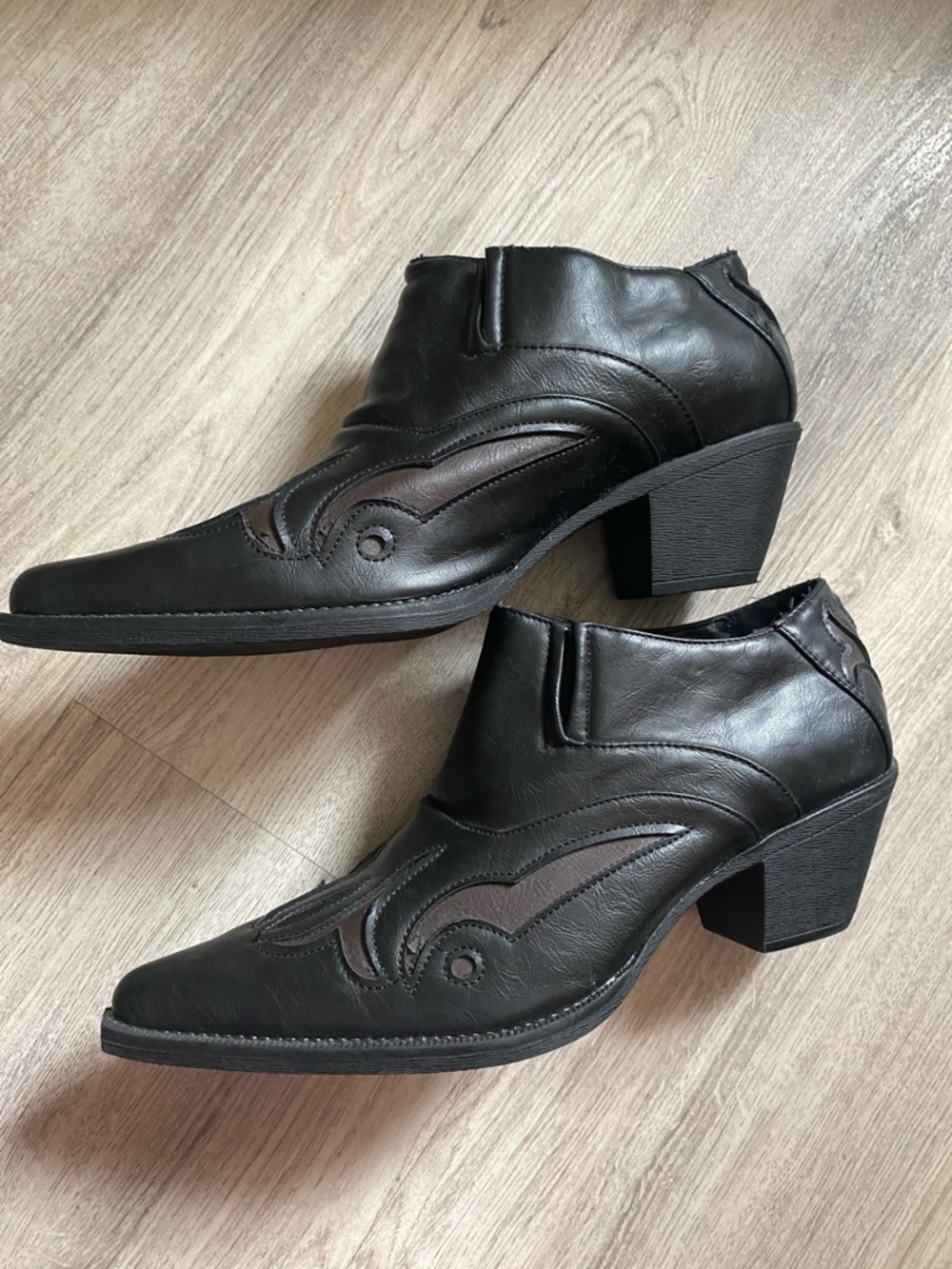 Western Roper Sarah Tooled-Inlay Pointed Toe Cowboy Booties